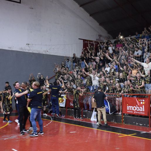 Futsal São Miguel leva virada e está fora da final do turno da Série Ouro