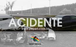 Saída de pista seguida de capotamento deixa três feridos na BR-282