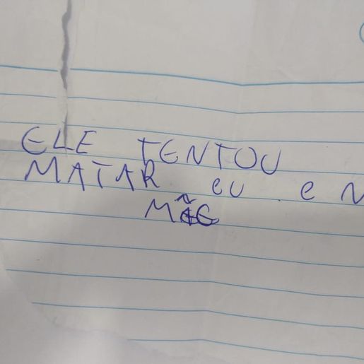 Jovem entrega bilhete à polícia de SC após homem manter família em cárcere