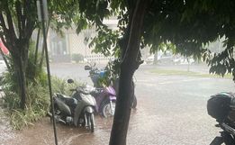 Chuva intensa provoca alagamentos de ruas em São Miguel do Oeste