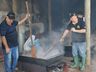 Jeep Clube prepara risoto beneficente para mais de 600 pessoas em evento da Apae de SMO