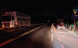 Motociclista fica gravemente ferido em colisão com caminhão na SC-283 em São Carlos