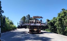 Transporte da pavimentadora interdita BR-163 neste final de semana