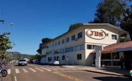  JBS mantém trabalho normal nos três turnos nesta quinta-feira