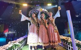 Show de abertura da 45ª Oktoberfest na cidade reúne grande público