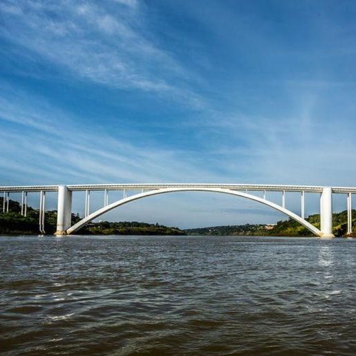 De volta às compras? Paraguai vai reabrir Ponte da Amizade