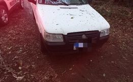 Carro furtado é encontrado abandonado perto de mata em Descanso