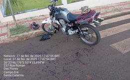 Condutor de moto menor de idade fica ferido em colisão com carro em Campo Erê