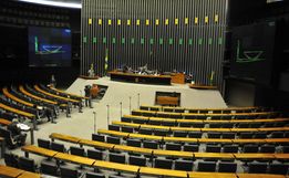 Quase 90% dos deputados federais vão tentar reeleição neste ano