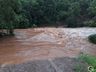 VÍDEO: Cheia do Rio Macaco Branco interrompe travessia em ponte no interior de Itapiranga