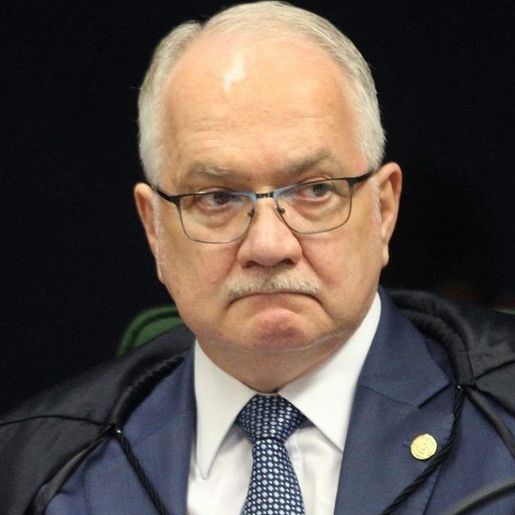 Ministro do STF suspende alíquota zero para importação de revólveres e pistolas