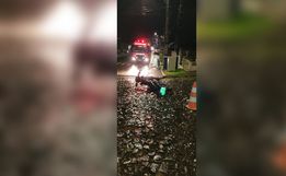 Colisão entre carro e moto deixa dois feridos graves em Guaraciaba