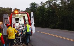 Acidente entre moto e cachorro deixa casal ferido na BR-158, em Cunha Porã