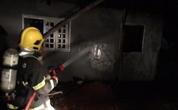 Incêndio atinge residência no interior de Anchieta