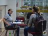 Centenas de pessoas fazem fila por vagas de trabalho no Bonno Atacado e Varejo
