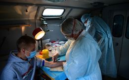 Rússia conclui primeira fase de testes de vacina contra Covid-19