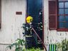 Casa é atingida por incêndio em São Miguel do Oeste; fotos