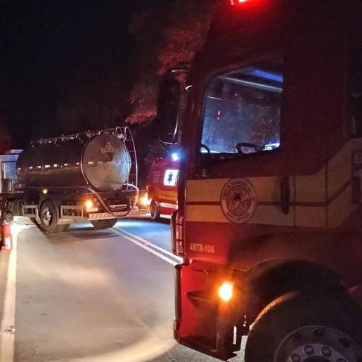 Idoso sofre ferimentos em colisão entre moto e caminhão na SC-163