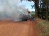 Veículo é destruído por incêndio no interior de Guarujá do Sul
