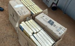 Polícia apreende 200 pacotes de cigarro em carreta na SC-161