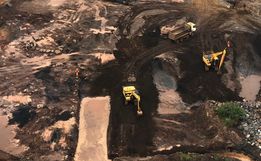 Bombeiros retomam buscas por desaparecidos em Brumadinho