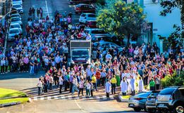 Celebração de Corpus Christi reúne fiéis em São Miguel do Oeste