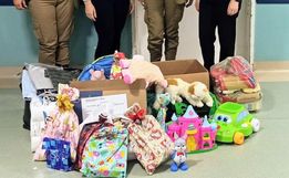 PM entrega brinquedos, pijamas e alimentos ao Hospital Regional 