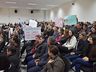 Servidores públicos municipais lotam plenário da Câmara; saiba mais