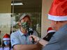 Campanha “Um presente de Natal” reúne crianças para entrega de presentes
