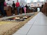 Sem procissão nas ruas, Corpus Christi é celebrado com tapetes dentro da igreja em SMO