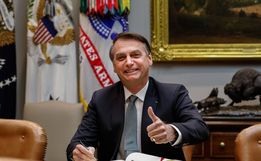 Lira concede a Bolsonaro aposentadoria de cerca de R$ 30 mil