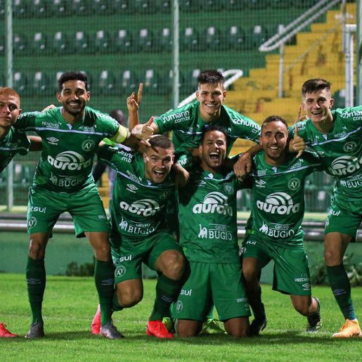 Chape goleia o Metro e garante o primeiro lugar da primeira fase do Catarinense