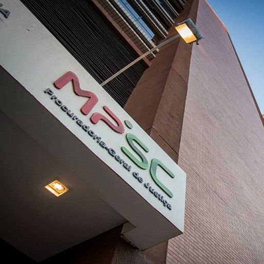 Promotor ajuíza ação por compra de votos contra prefeito e vice de Belmonte