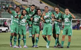 Queda de energia, expulsão e gols: Chape vence o Camboriú e cola nos líderes