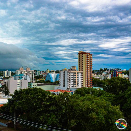 Defesa Civil alerta para temporais acompanhados de chuva intensa a partir da tarde desta terça
