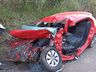 Jovem morre em colisão entre carro e caminhão na BR-282 