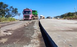 Concretagem da BR-163 se aproxima dos três quilômetros e trânsito é alterado; vídeo