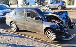 Acidente de trânsito causa danos materiais no centro de São José do Cedro