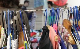 Lar Aprisco arrecada quase R$ 5 mil em brechó solidário
