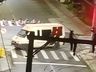 Assaltantes de banco sitiam centro de Criciúma, fazem reféns e queimam veículos
