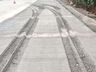 BR-163: caminhão passa por cima do concreto fresco e danifica 20 placas