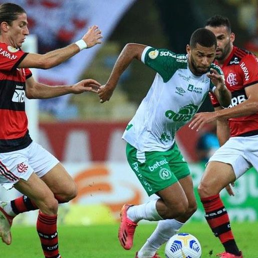 Chape faz boa apresentação mas perde de virada do Flamengo no Maracanã