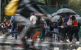 Frente fria traz chuva e ventos a SC nesta quinta-feira