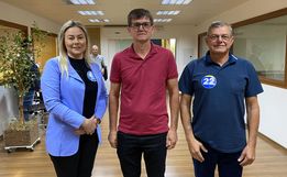 Candidatos a prefeito de Bandeirante chegam para debate na Peperi 