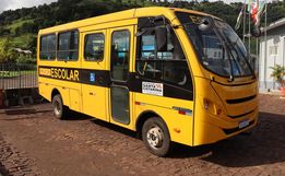 Barra Bonita recebe novo ônibus para transporte escolar 