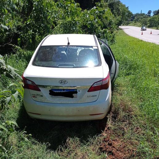 Colisão lateral foi registrada na manhã de domingo na BR-163