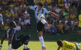 Suárez perde mais um pênalti e Grêmio sofre virada para o Ypiranga em Erechim