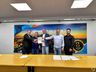 Prefeito de SMO entrega ordens de serviço para obras no município