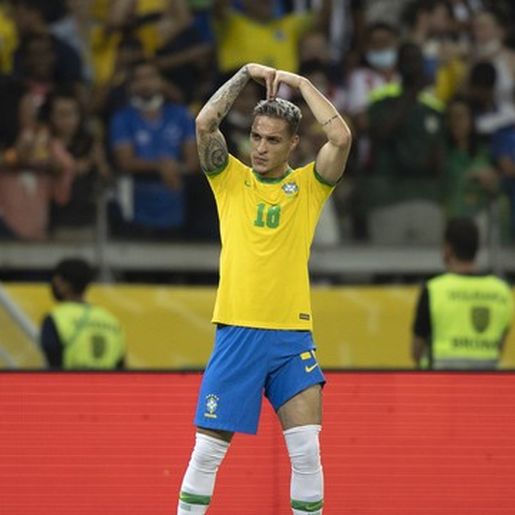 Com facilidade Brasil goleia o Paraguai e continua na liderança com sobra