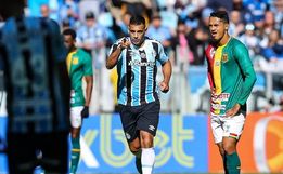 Com dois gols de Diego Souza, Grêmio vence o Sampaio Corrêa na Arena